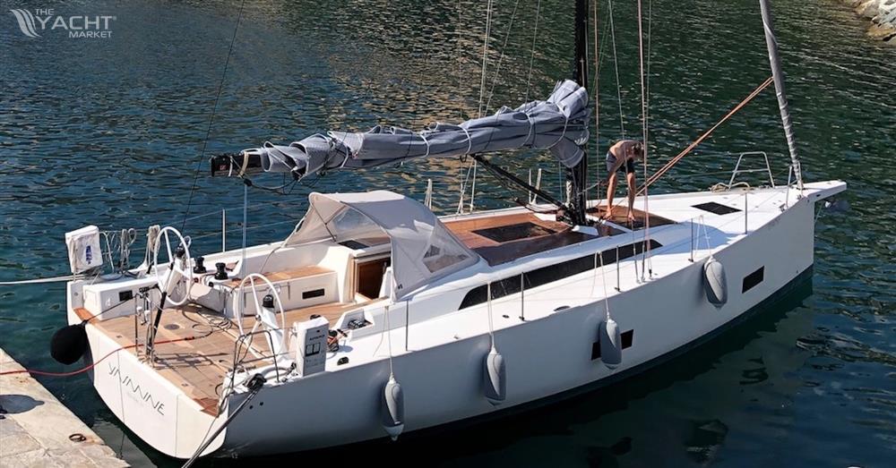 Solaris Yachts Solaris 44