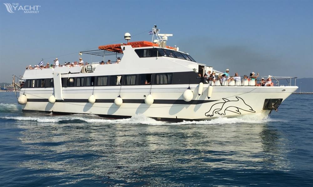 DAY/PAX BOAT
