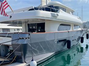 Custom Line Navetta 27