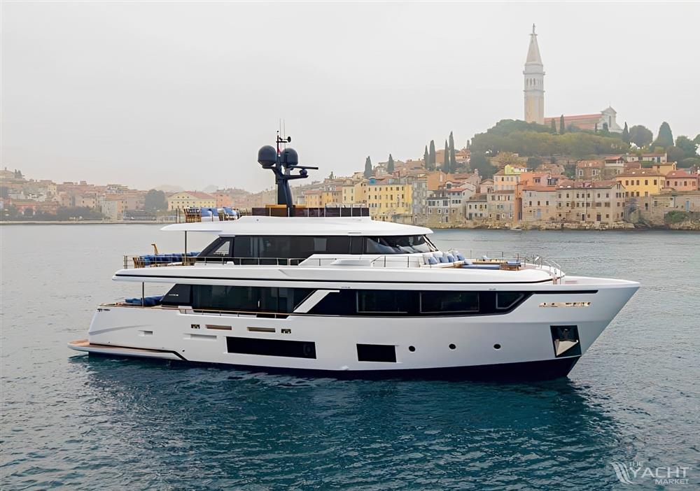 Custom Line Navetta 30 - Custom Line Navetta 30 (2022)