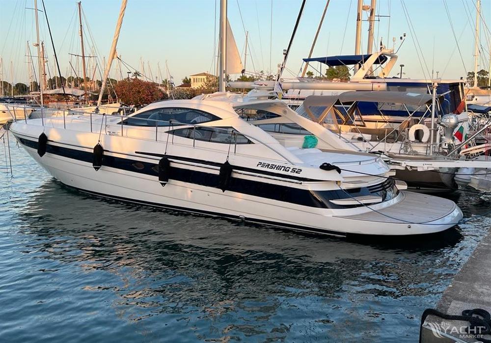PERSHING 52
