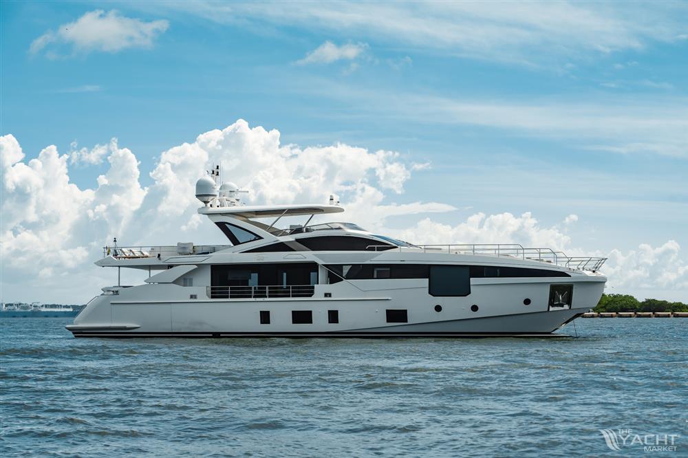 Azimut 32 Metri