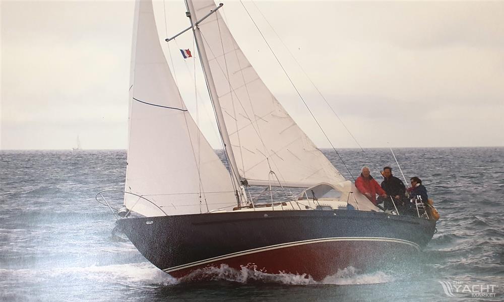 Dutch Steel Yacht - Under Sail