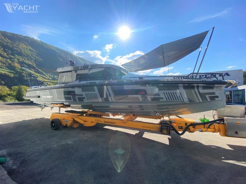 Axopar (FI) Axopar Brabus Shadow 900 Cross Cabin