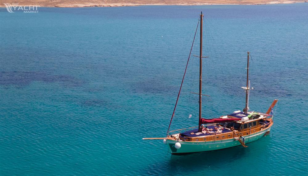 GREEK TRADITINAL SAILING YACHT KAIKI