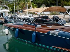 RIVA AQUARIVA 33 luxury yacht