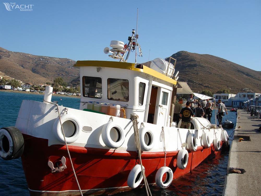 WORK DIVING BOAT