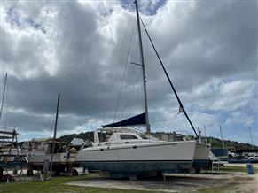 ROBERTSON & CAINE Moorings 3800