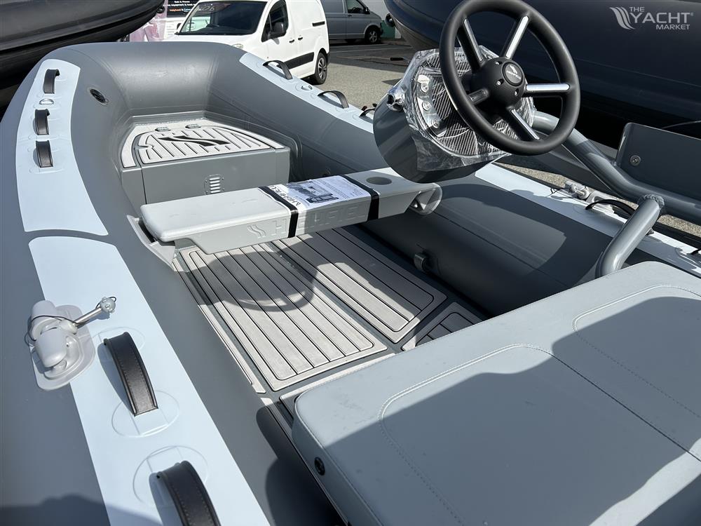 Highfield Classic 380 with FCT console