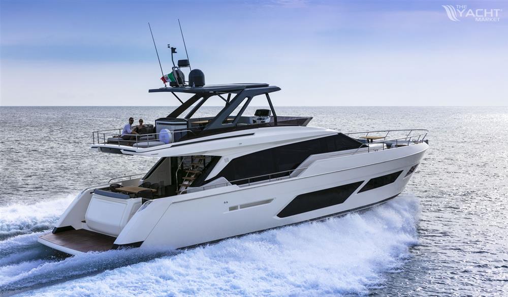 Ferretti Yachts 720