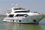 Benetti Delfino 93