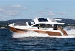 Sealine C390