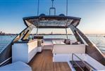 FERRETTI YACHTS 670