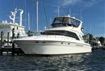 Sea Ray 560 Sedan Bridge