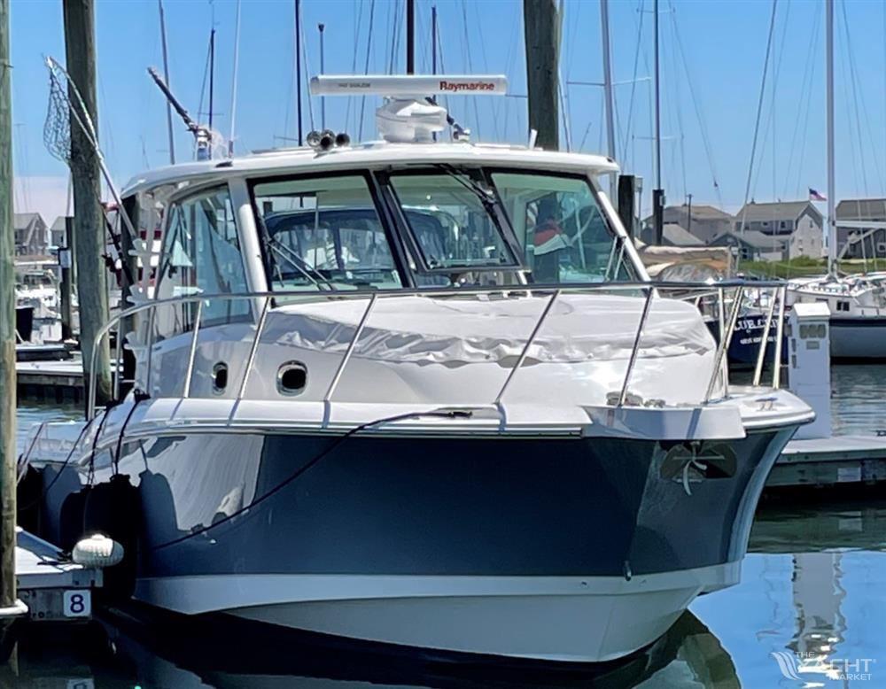 Boston Whaler 345 Conquest