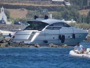 Pershing 64'