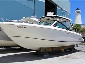 Boston Whaler 320 Vantage