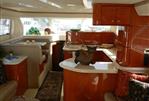 Sea Ray 560 Sedan Bridge