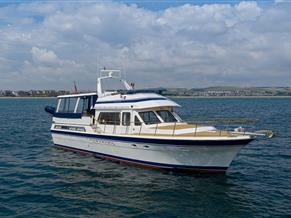 Trader 54 Sundeck