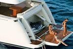 Ferretti Yachts 830