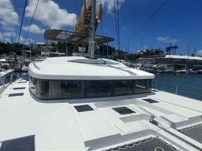 Lagoon 52