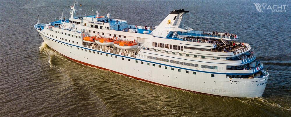 Cruise Ship - 621 Passengers - Stock No. S2399