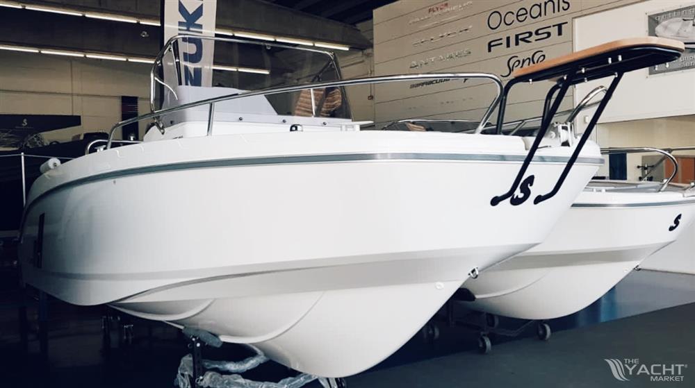 BENETEAU FLYER 7 SPACEDECK