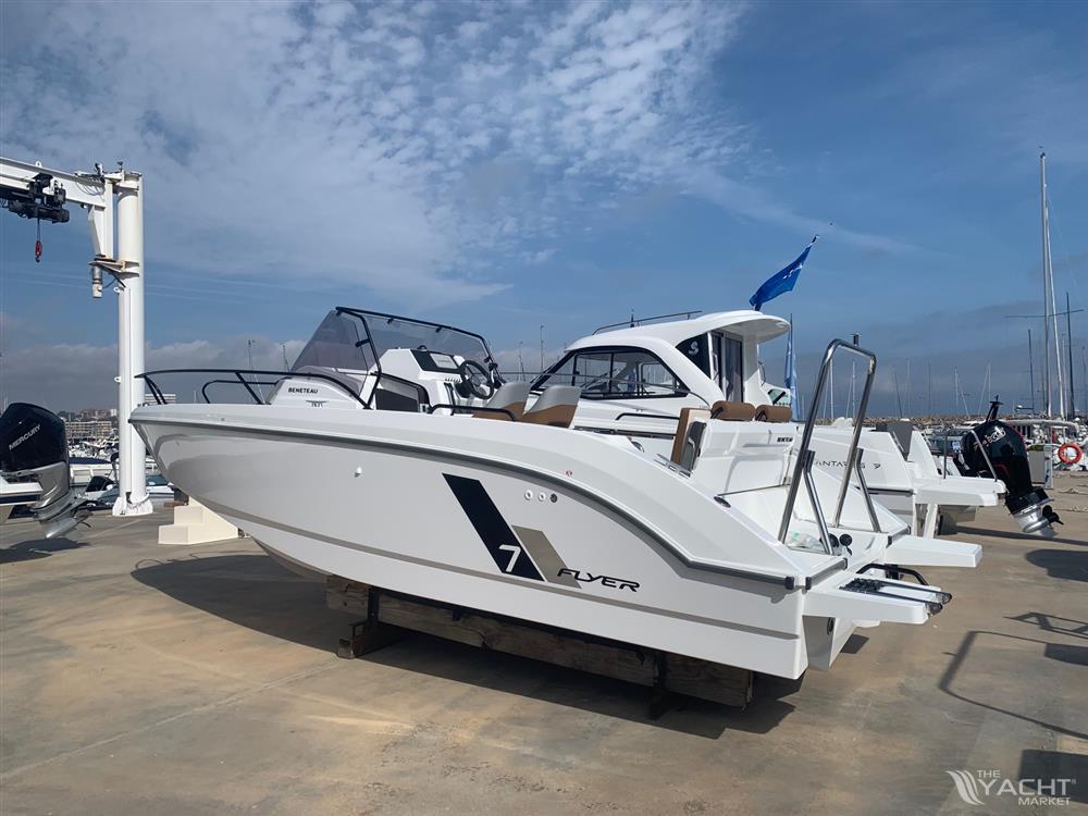 BENETEAU FLYER 7 SUNDECK