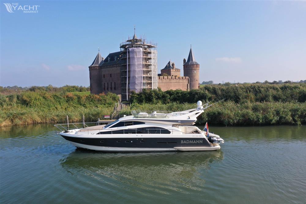 Ferretti Yachts 530 - Ferretti-Yachts-530-flybridge-motor-yacht-for-sale-built-in-2003-Lengers-Yachts-4-scaled.jpg