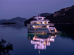 Custom Line Arkin Pruva