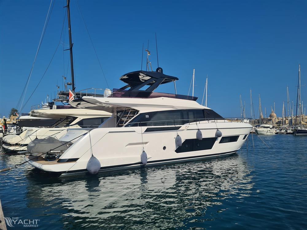 Ferretti 670