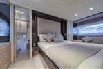 Ferretti 670