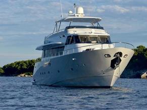 Explorer Trawler 82'