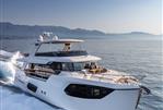 Absolute Navetta 68
