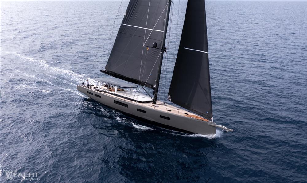 YYachts Y9 Pilot House