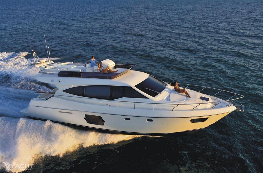 Ferretti Yachts 530