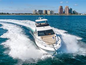 Dyna Flybridge 63