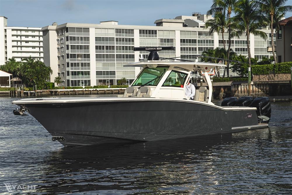 Scout Boat Company 355 LXF