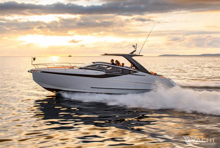 Fairline F//Line 33