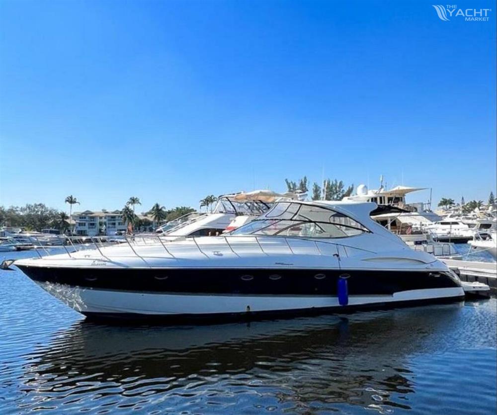 Cruisers Yachts 560 Express