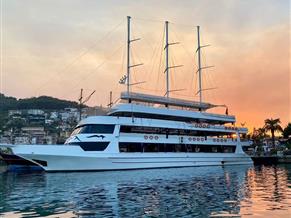 800PAX EVENT BOAT/DAY CRUISER