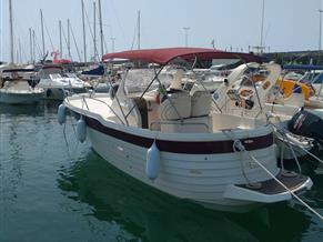 EuroFiscer EuroFiscer 730 cabin