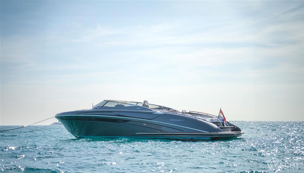 Riva Rivarama Super 44 - Rivarama-44-116-motor-yacht-for-sale-exterior-image-Lengers-Yachts.jpg