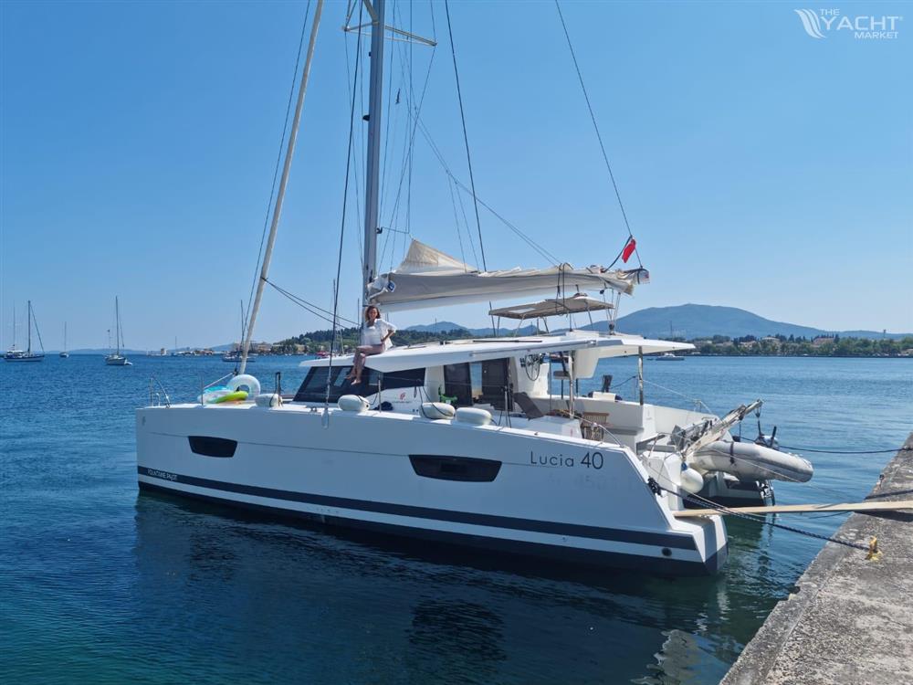 Fountaine Pajot Lucia 40