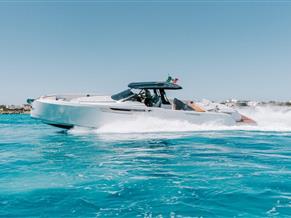 Cayman Yachts 400 WA