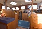Freedom 47 Pilothouse - Pilothouse saloon