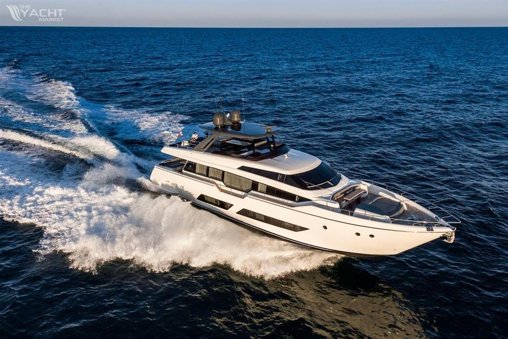 FERRETTI 850