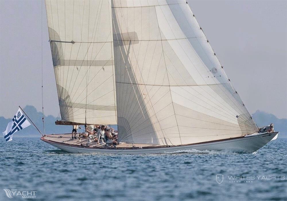 Fairlie Yard - William Fife 12MR Class - Vanity V - sailing