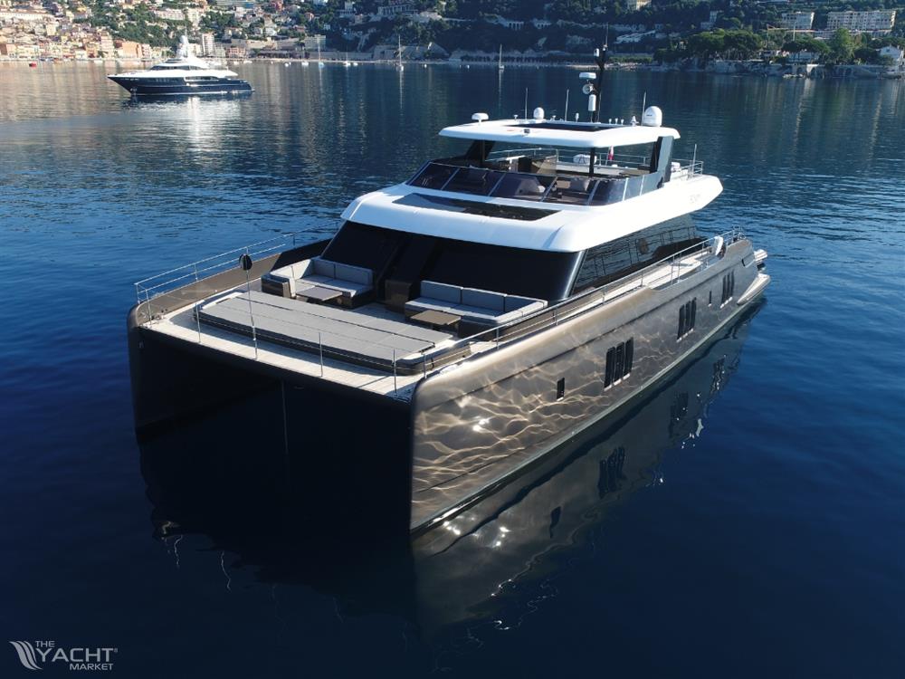 Sunreef Power 80 - At anchor