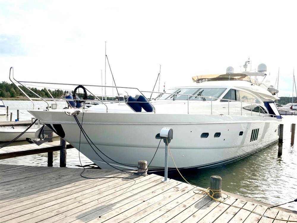 Princess 67 Fly